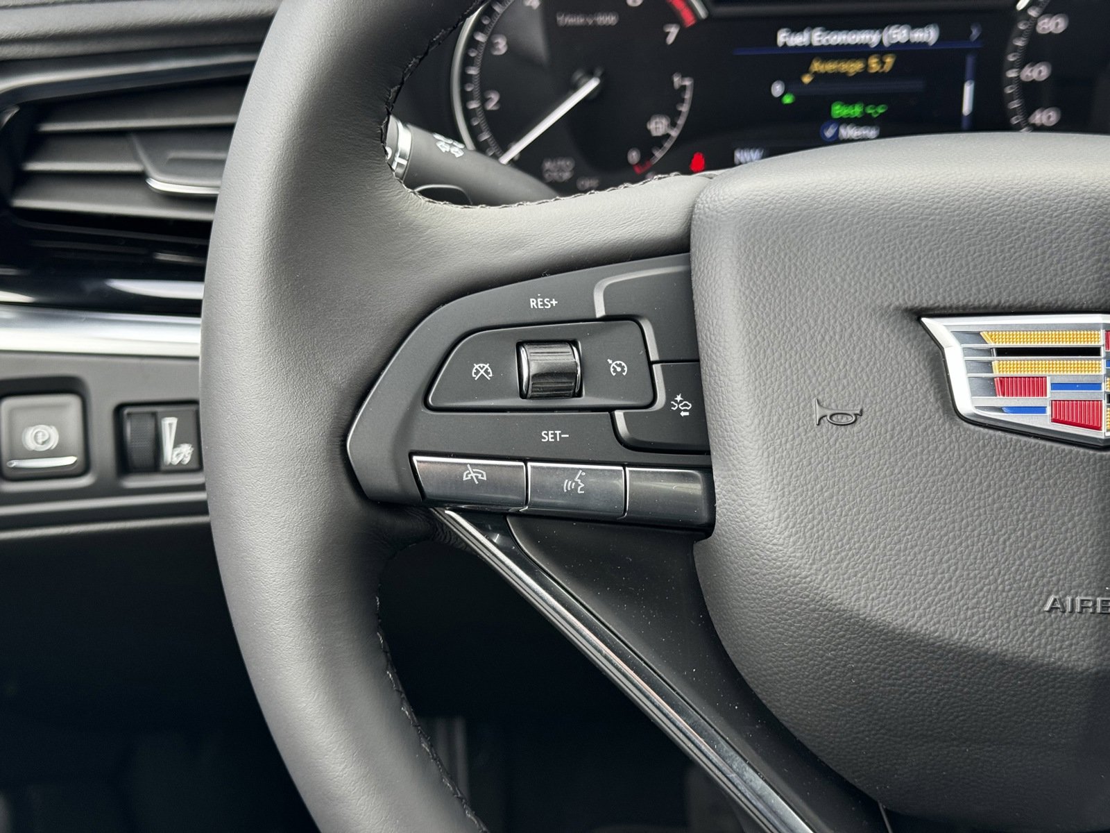 2025 Cadillac XT6 Luxury photo 18
