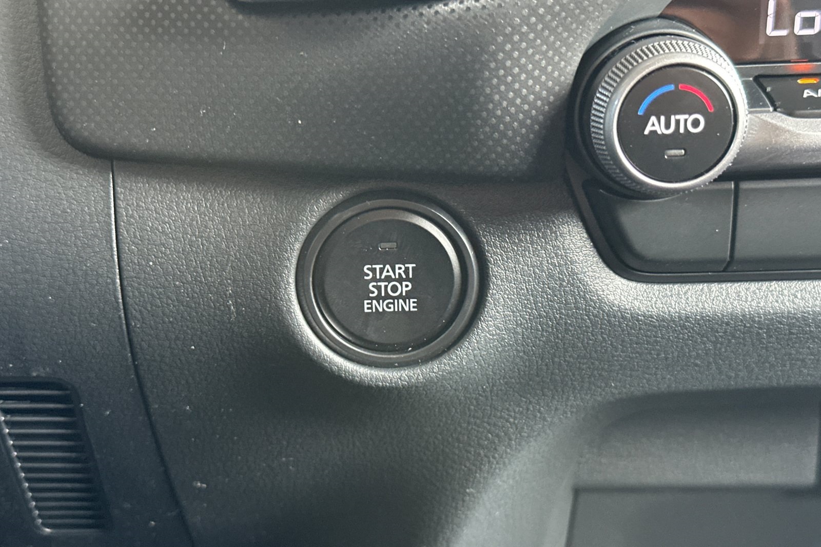 2025 Mazda CX-50 2.5 Select photo 22