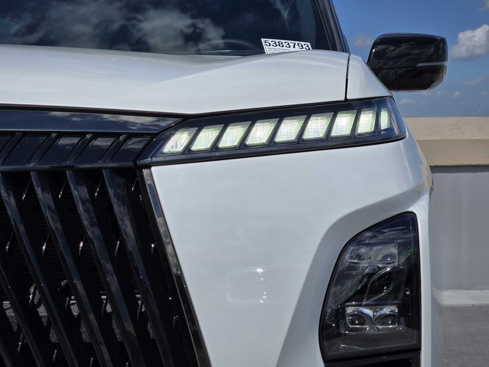 2026 Infiniti QX80 photo 4