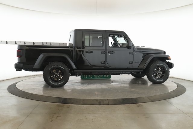 2025 Jeep Gladiator Willys photo 5
