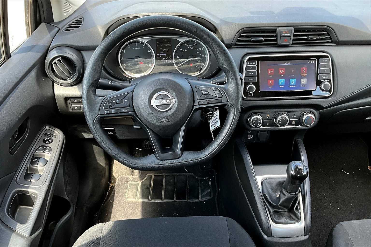 2023 Nissan Versa S photo 5
