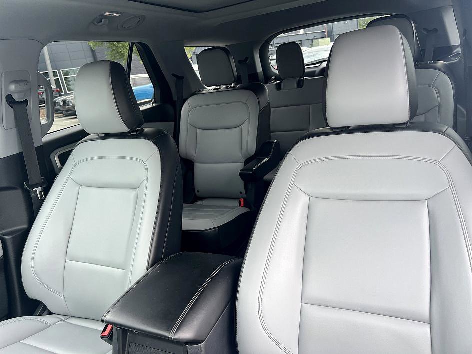 2021 Ford Explorer XLT photo 10