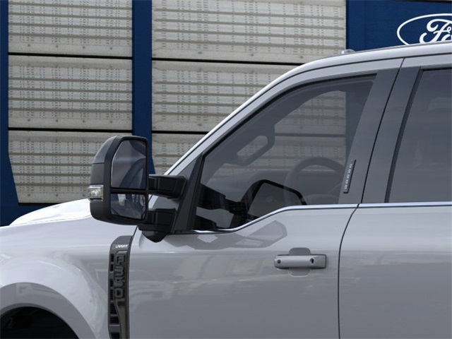 2025 Ford F-350 Lariat photo 19