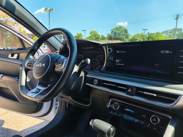 2022 Kia K5 GT-Line photo 23