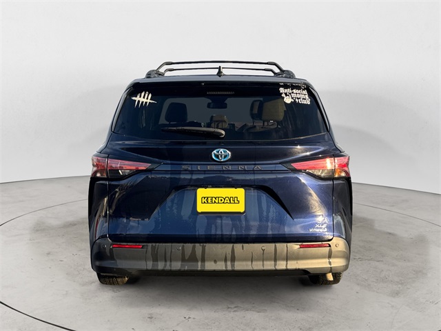 2021 Toyota Sienna XLE photo 4