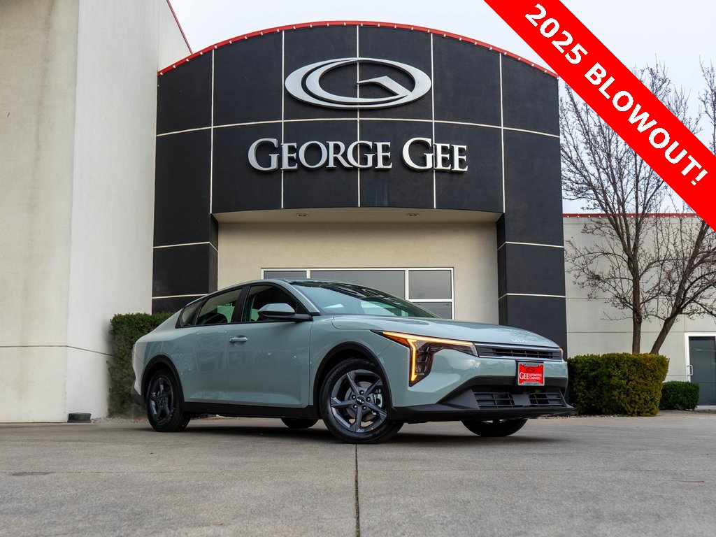 2025 Kia K4 LXS's photo