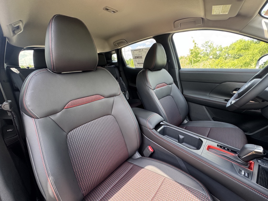 2025 Nissan Kicks SR photo 21