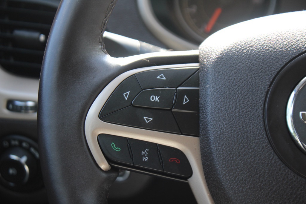 2016 Jeep Cherokee Trailhawk photo 16