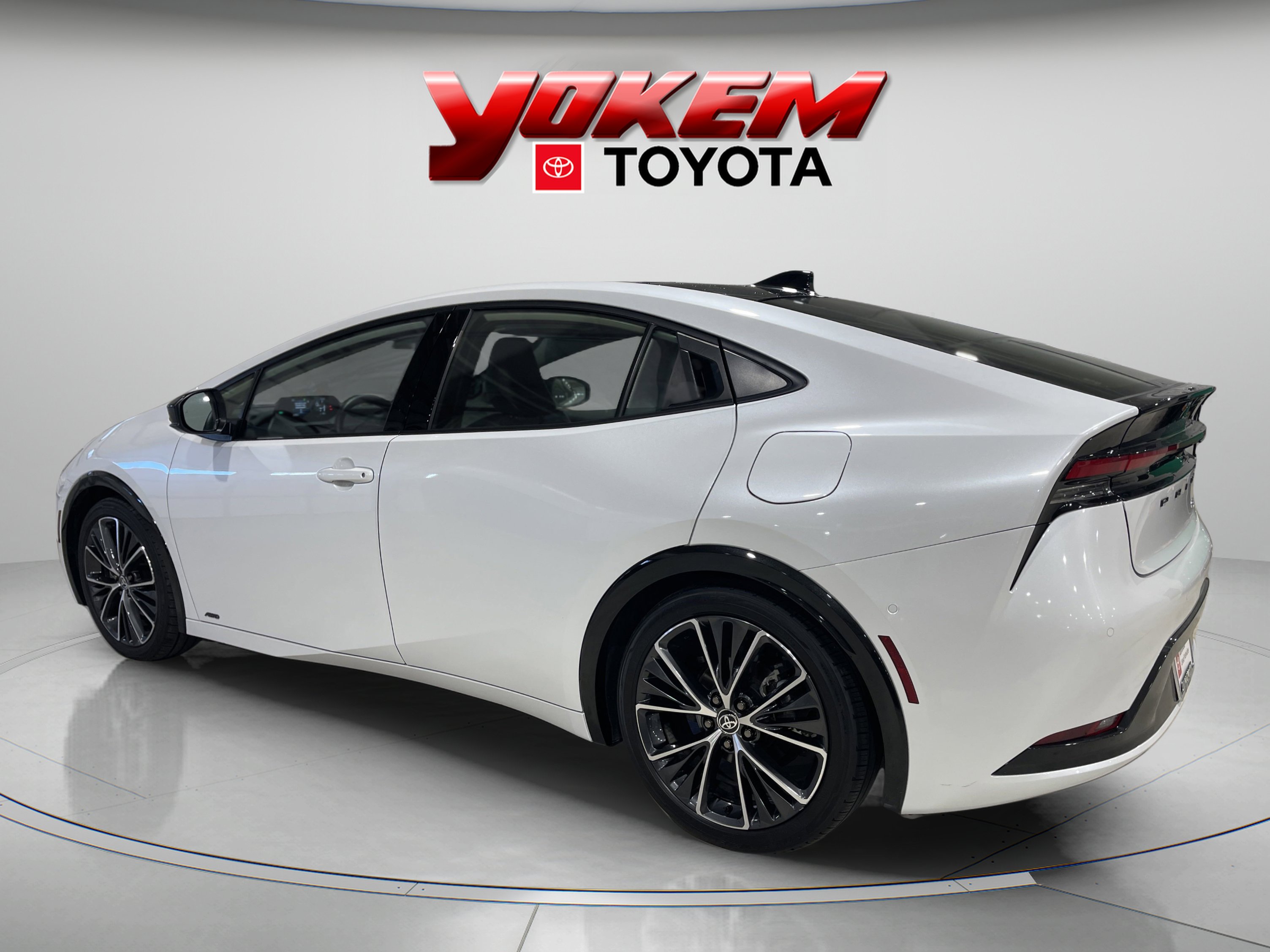 2024 Toyota Prius Limited photo 3