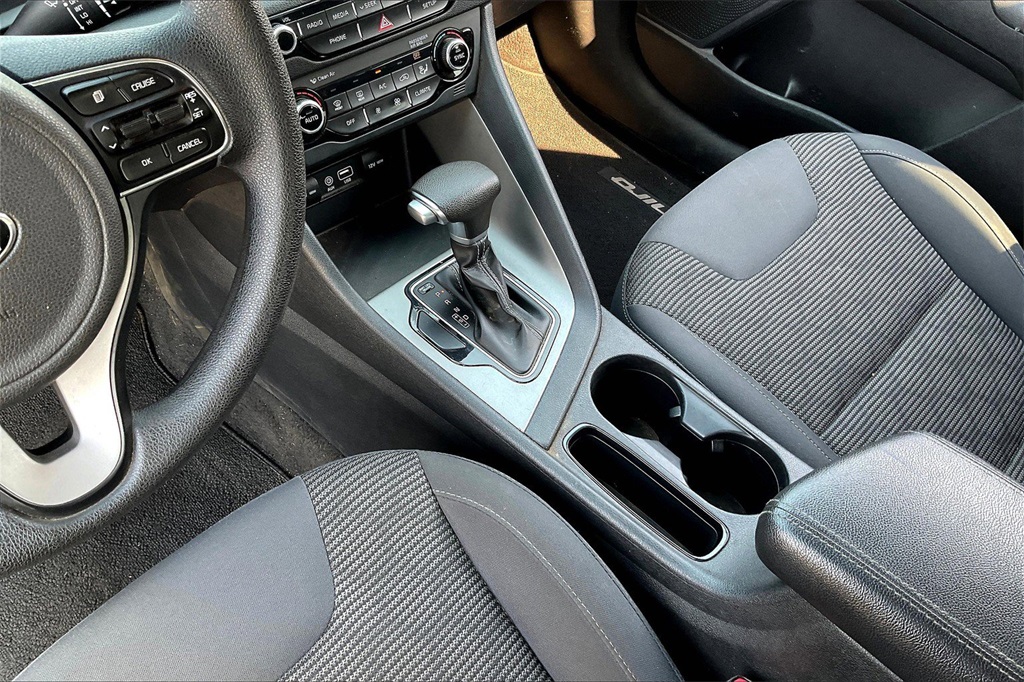 2018 Kia Niro LX photo 13