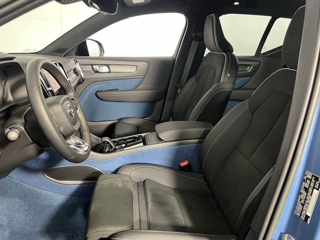 2023 Volvo XC40 Recharge Ultimate photo 21