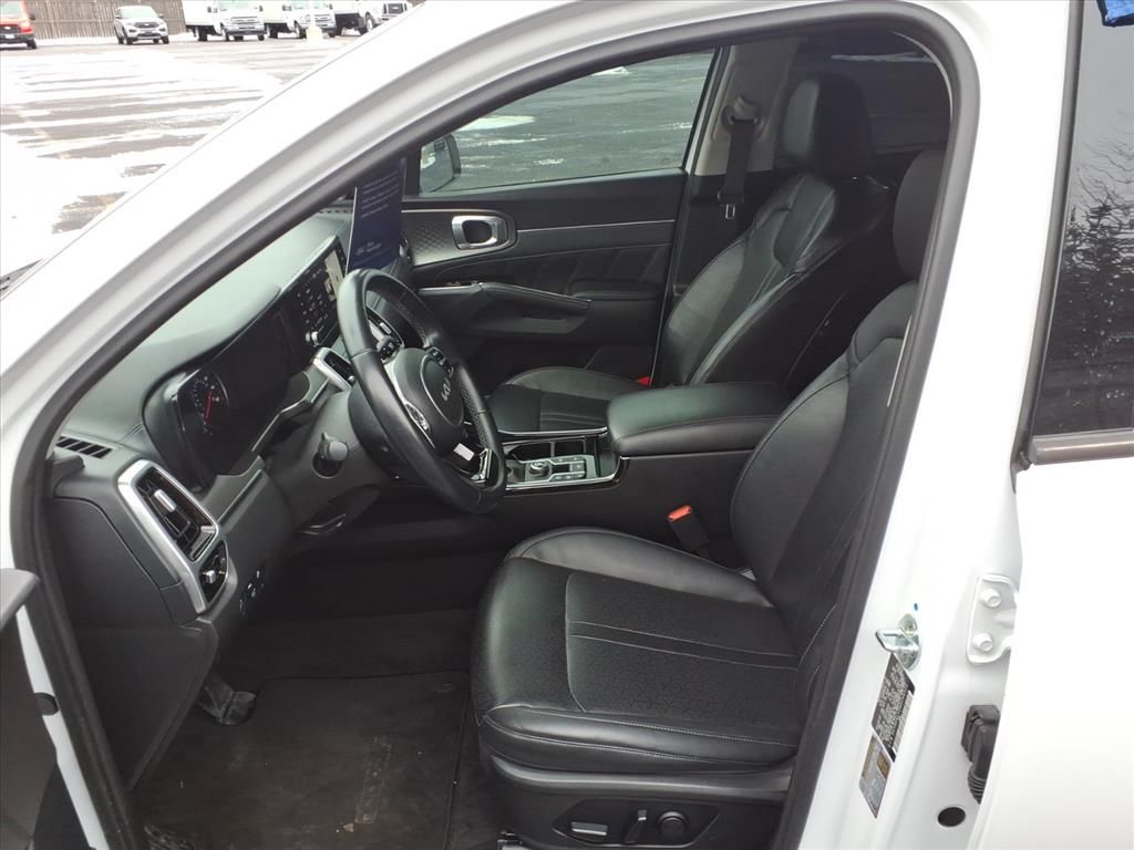 2022 KIA SORENTO - Image 28