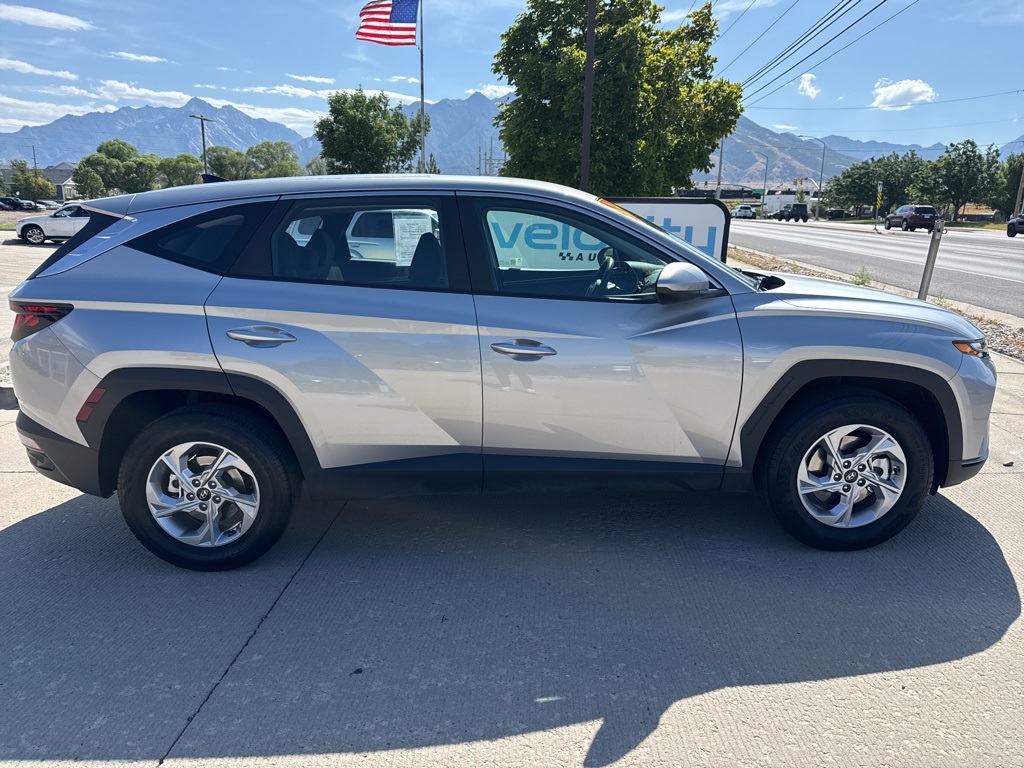 2024 Hyundai Tucson SE photo 2