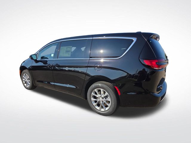 2026 Chrysler Pacifica photo 3