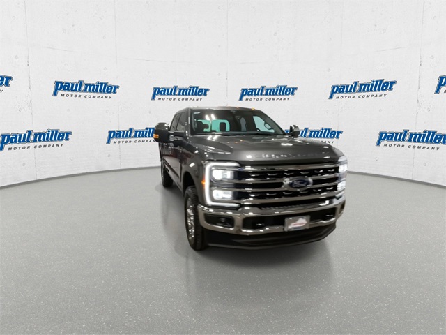 2025 Ford F-250 Lariat photo 3