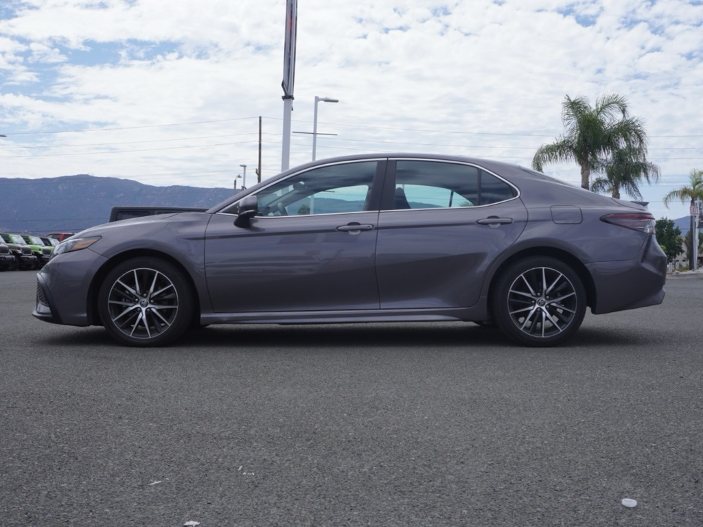 2023 Toyota Camry SE photo 6