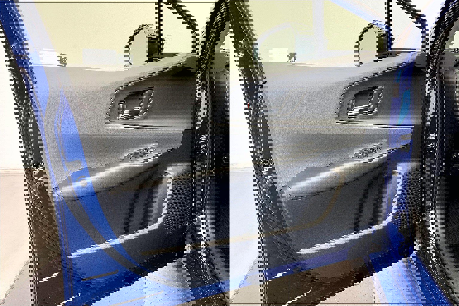 2025 Toyota Prius XLE photo 11