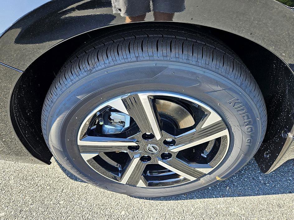 2025 Nissan Sentra SV photo 16