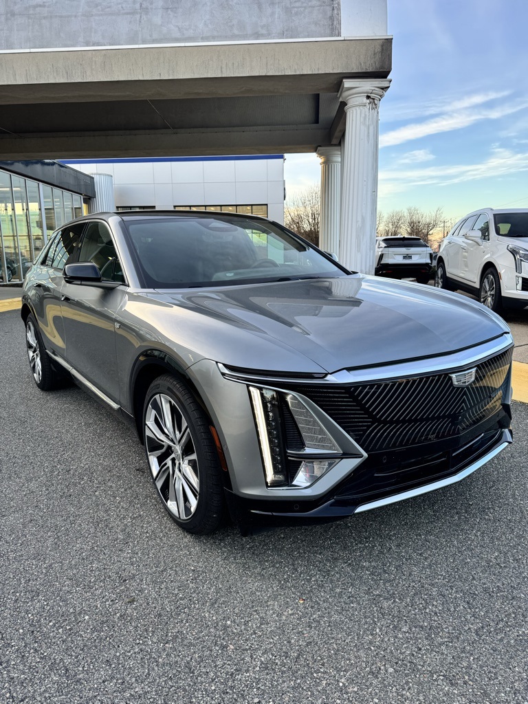 2024 Cadillac LYRIQ Luxury 3's photo