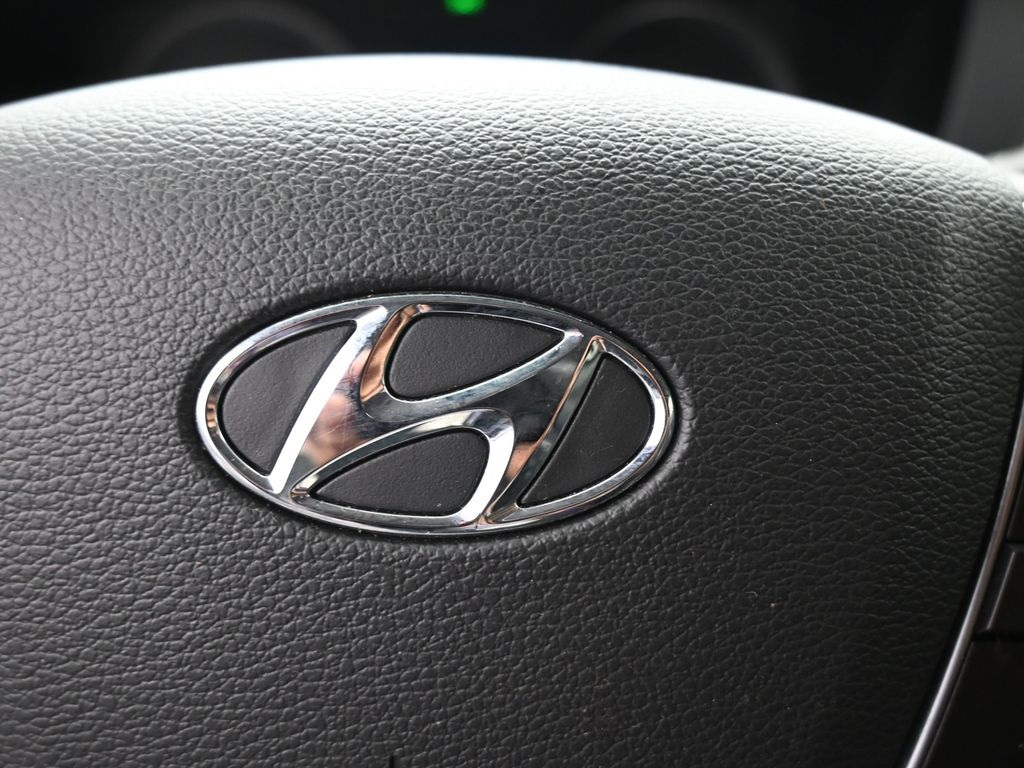 2017 Hyundai Sonata Sport photo 2