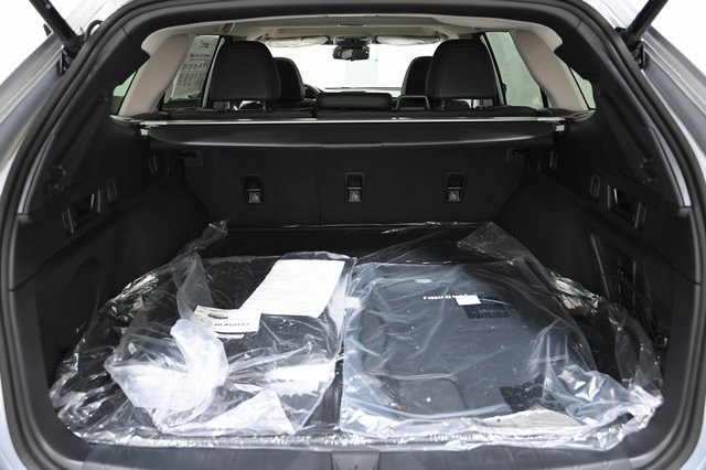 2025 Subaru Outback Touring photo 11