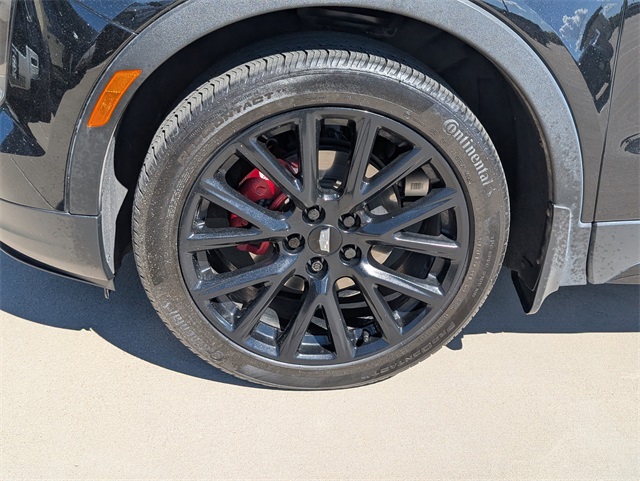 2021 Cadillac XT4 Sport photo 3