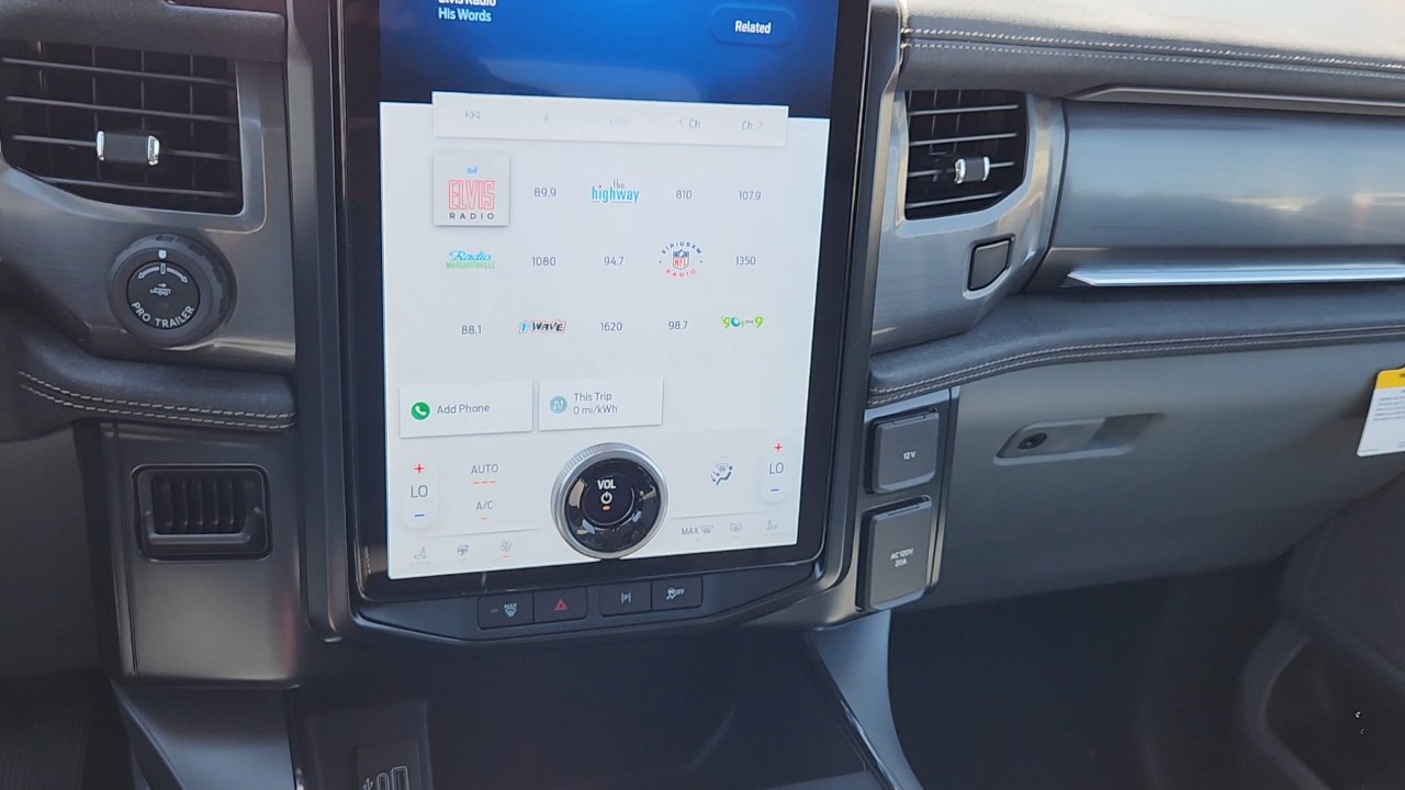 2025 Ford F-150 Lightning photo 19