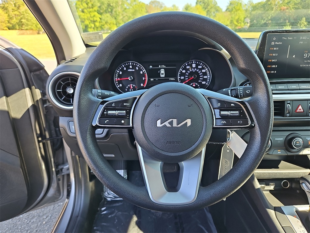 2023 Kia Forte LXS photo 18