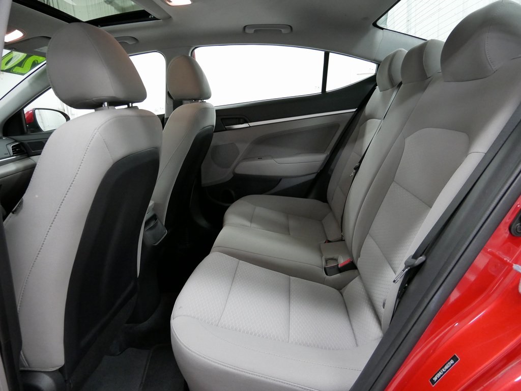 2020 Hyundai Elantra Value Edition photo 16