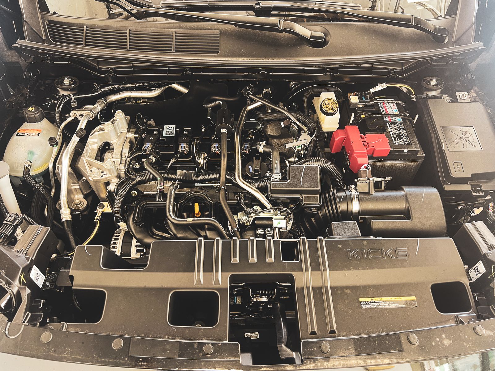 2026 Nissan Kicks SR photo 28