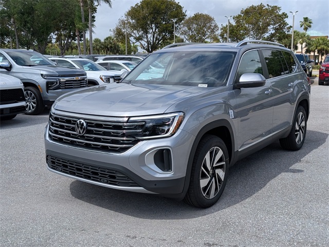 2025 Volkswagen Atlas SEL photo 4