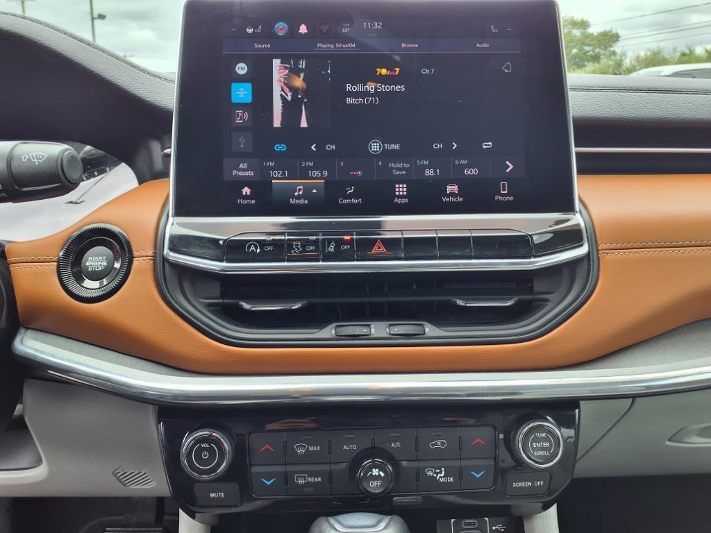 2022 Jeep Compass Limited photo 23
