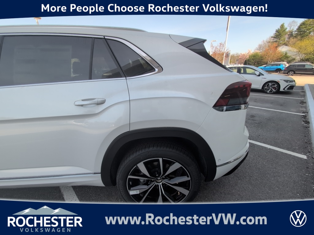2025 Volkswagen Atlas Cross Sport SEL Premium R-Line photo 4