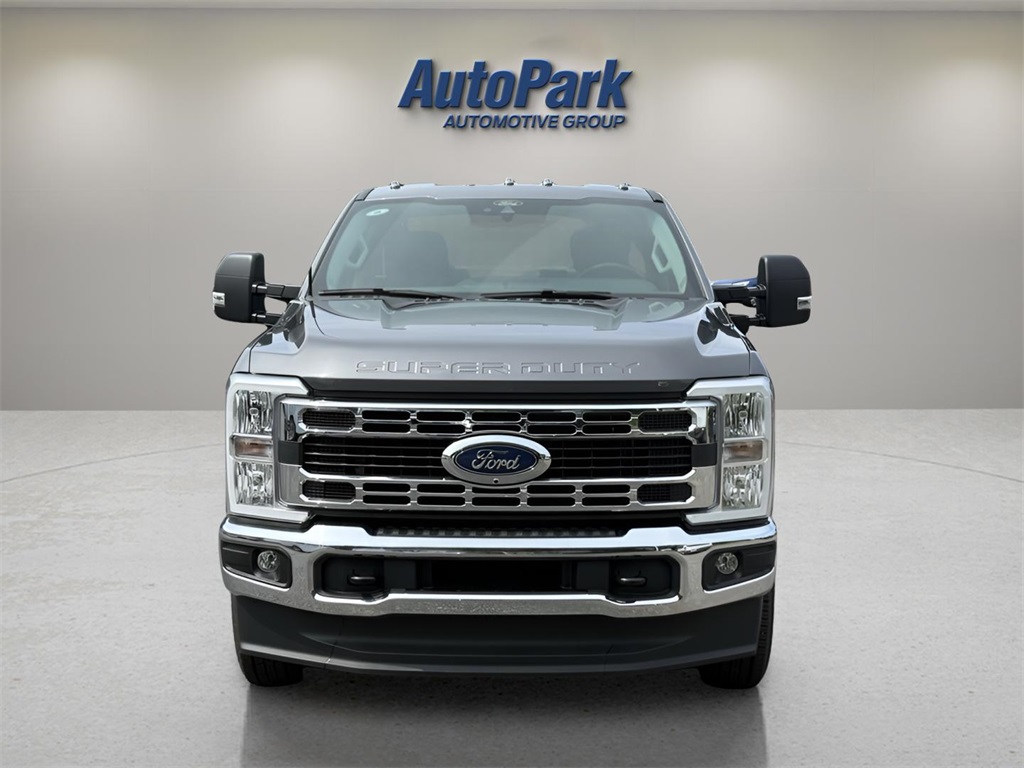 2026 Ford F-350 XLT photo 2