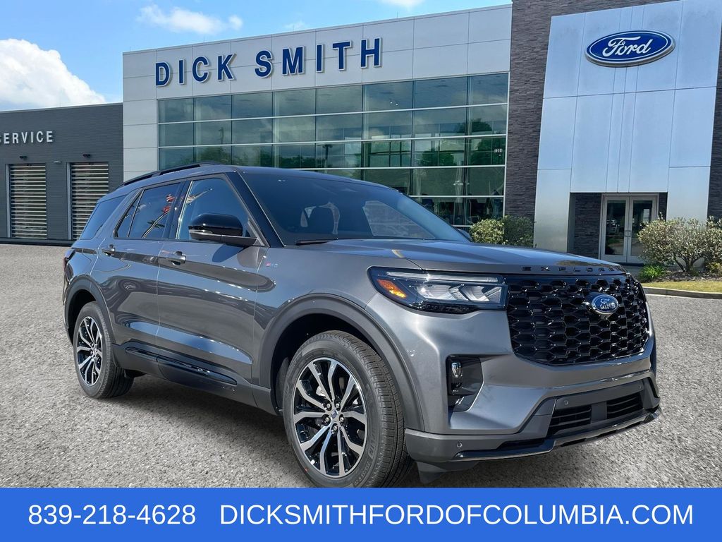 2026 Ford Explorer ST-LINE's photo