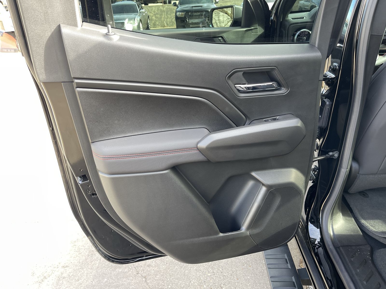 2025 Chevrolet Colorado Z71 photo 4