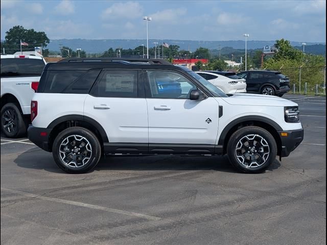 2025 Ford Bronco Sport Outer Banks photo 3