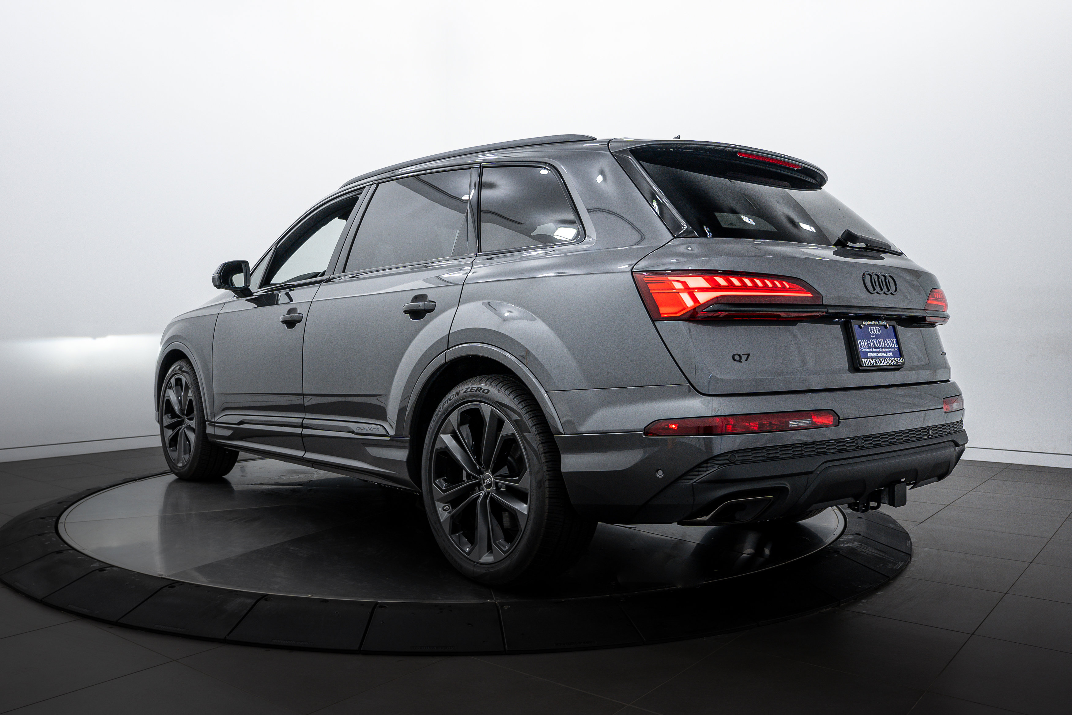 2025 Audi Q7 Prestige photo 3