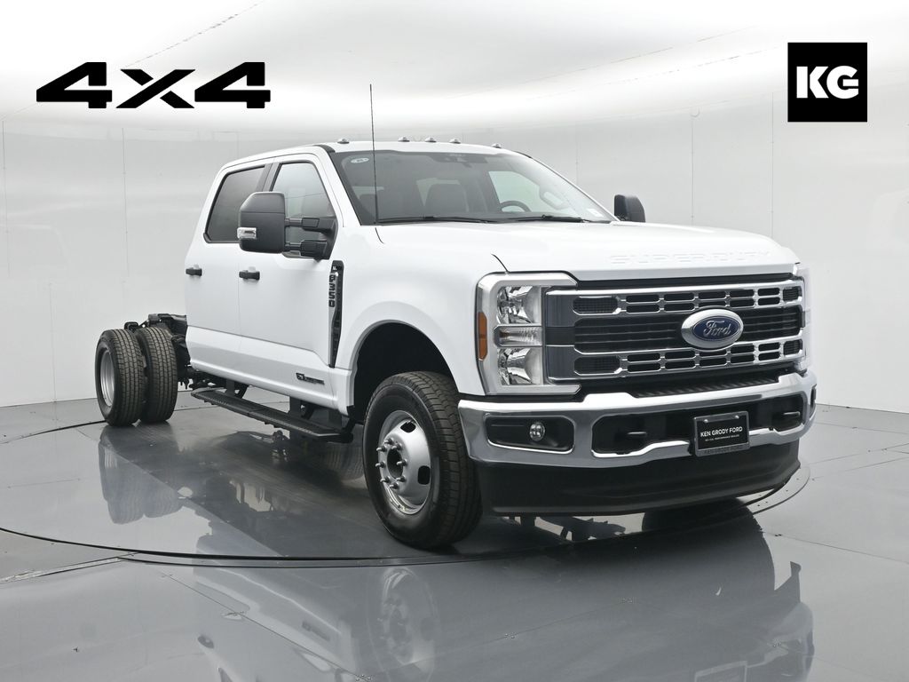 2026 Ford F-350 Super Duty Chassis Cab XL's photo