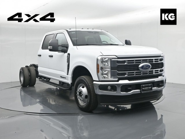 2026 Ford F-350 Super Duty Chassis Cab XL's photo