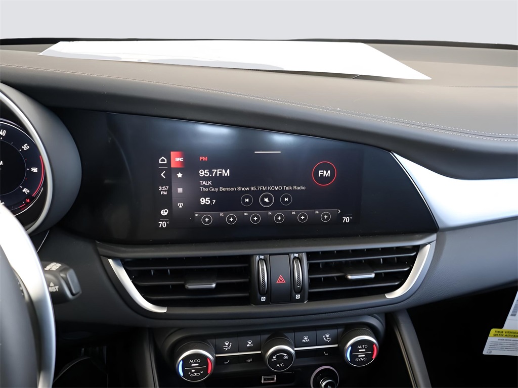 2025 Alfa Romeo Giulia Base photo 21