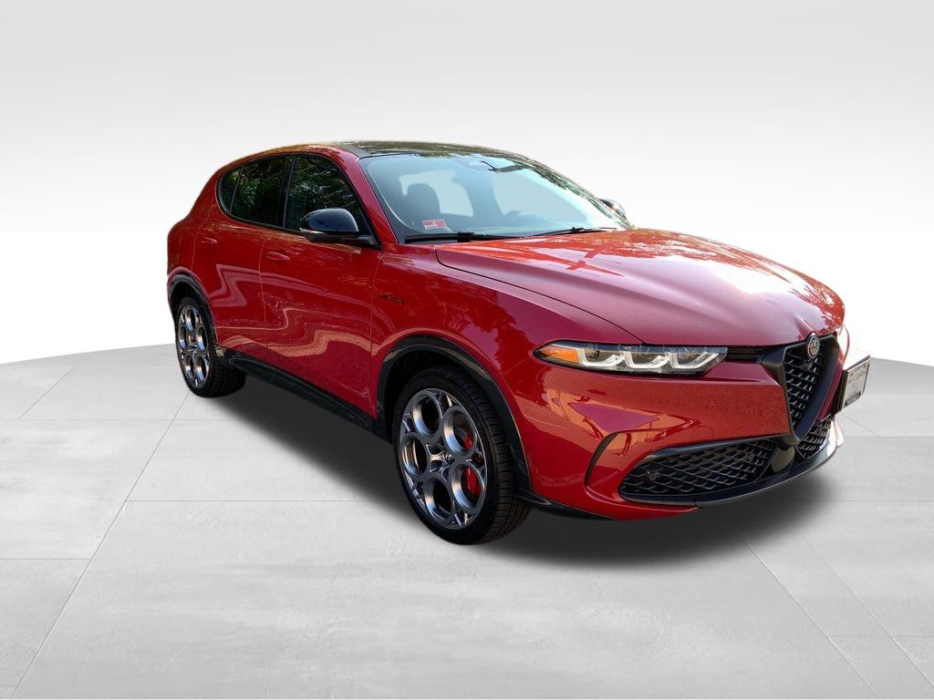 2024 Alfa Romeo Tonale Veloce photo 3