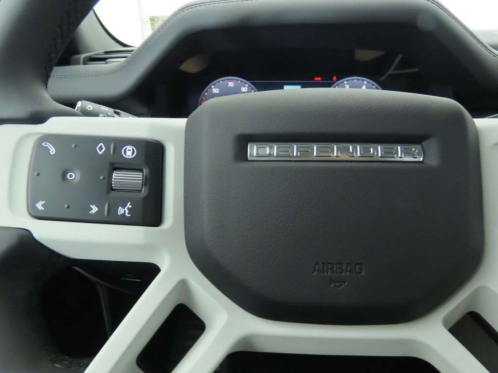 2025 Land Rover Defender 110 S photo 12