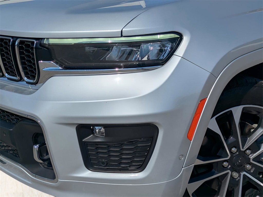 2021 Jeep Grand Cherokee Overland photo 3