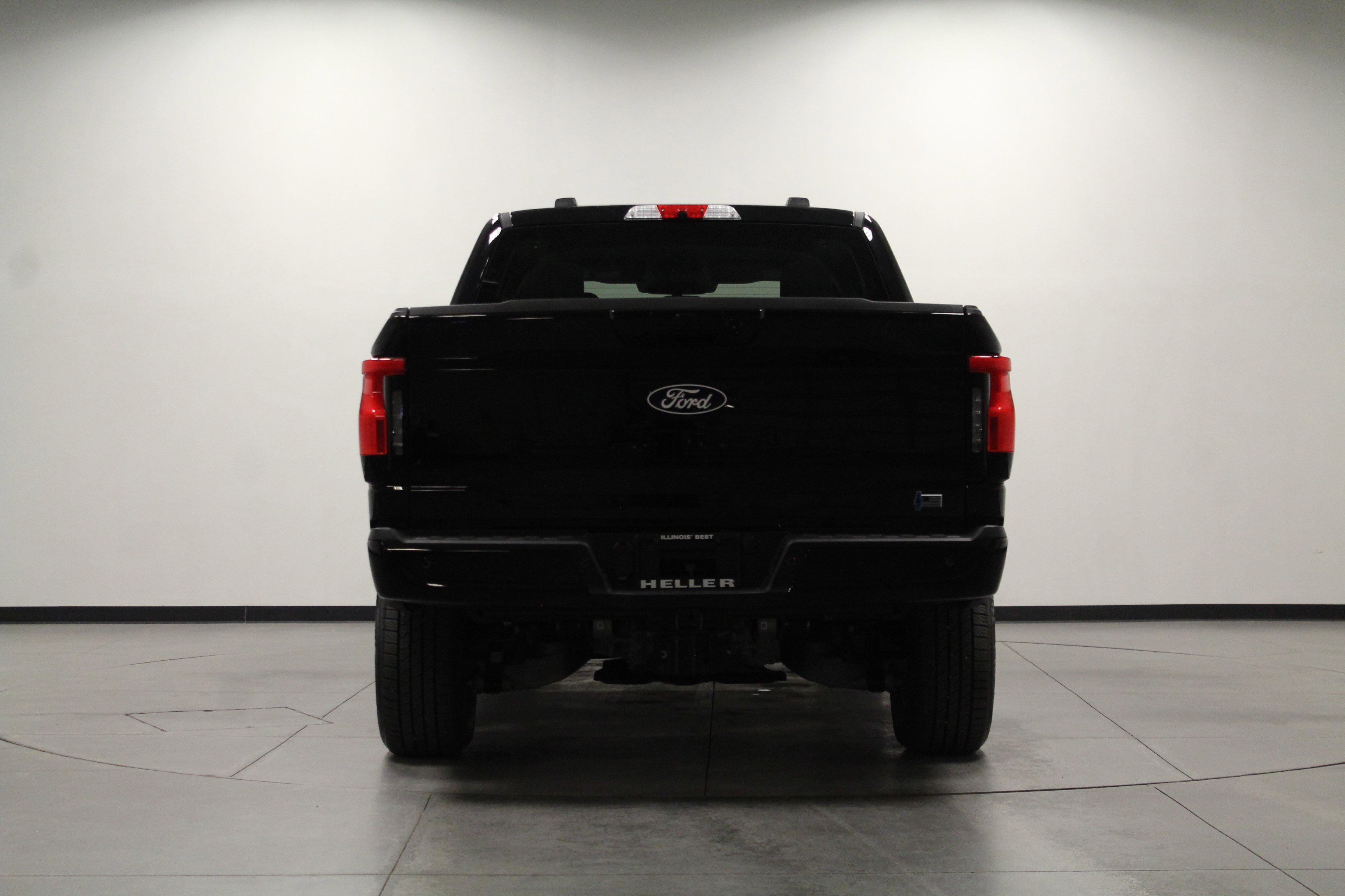 2025 Ford F-150 Lightning photo 3