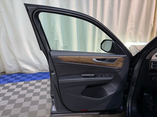 2025 Volkswagen Atlas SE photo 10