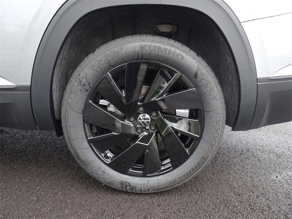 2025 Volkswagen Atlas SE Technology photo 3