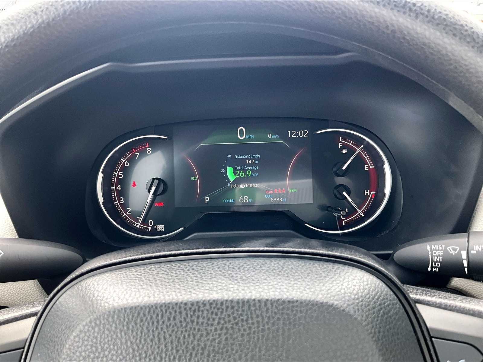 2025 Toyota RAV4 XLE photo 24