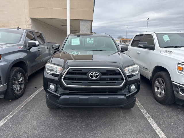 2016 Toyota Tacoma SR5's photo