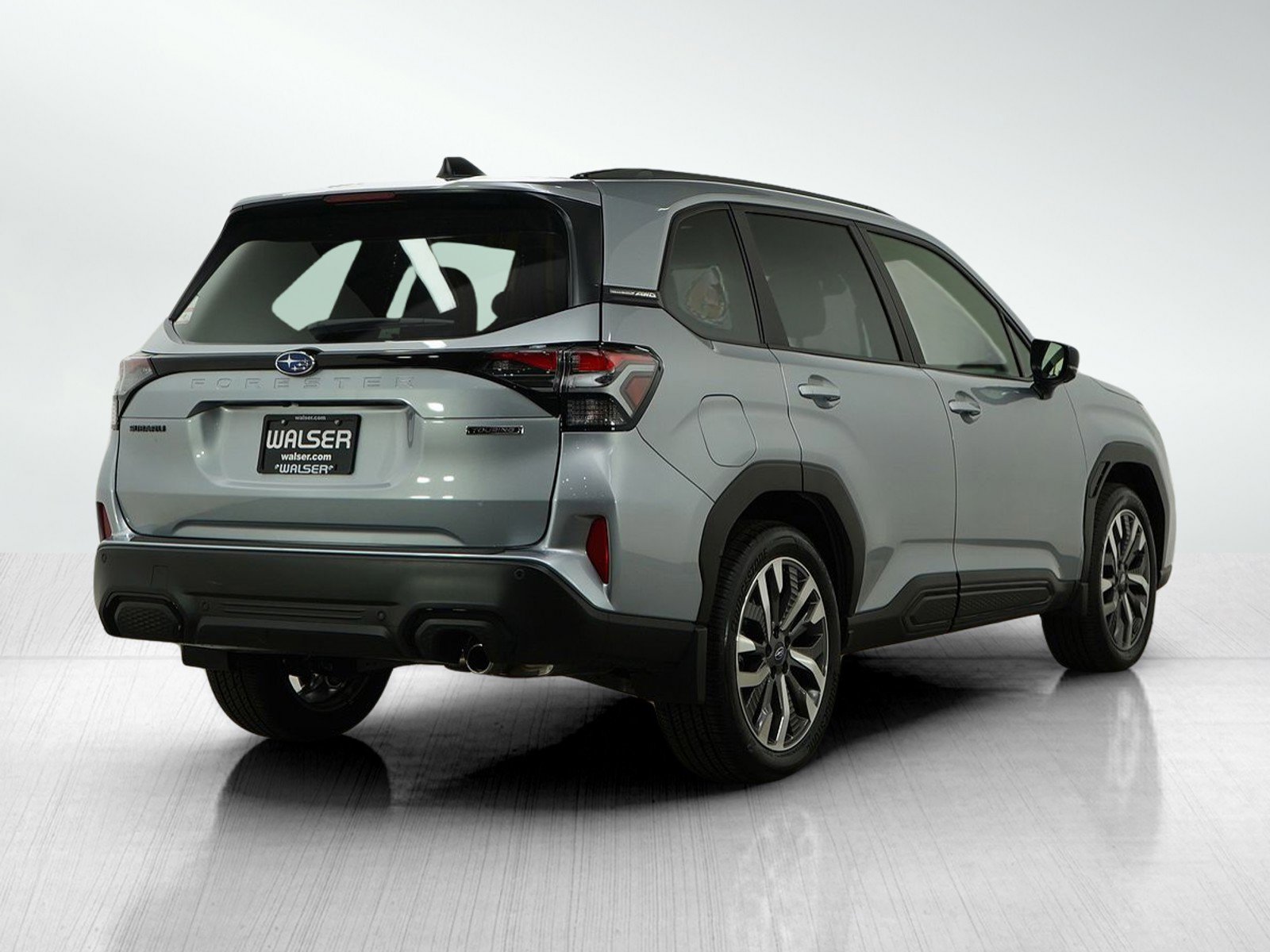 2025 Subaru Forester Touring photo 4